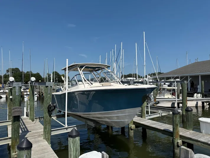  Yacht Photos Pics Grady-White Freedom 275