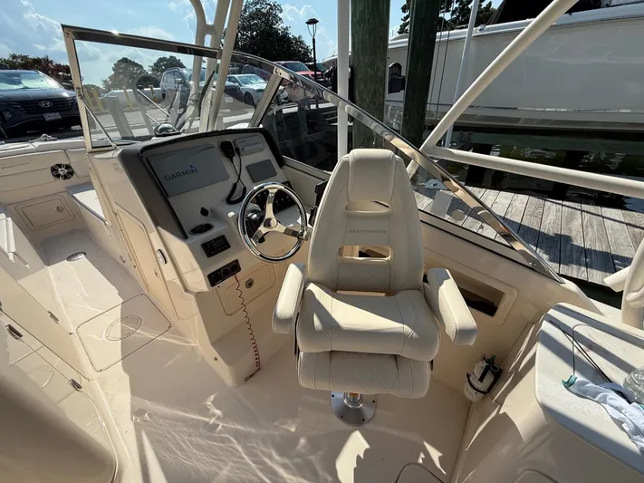  Yacht Photos Pics Grady-White Freedom 275