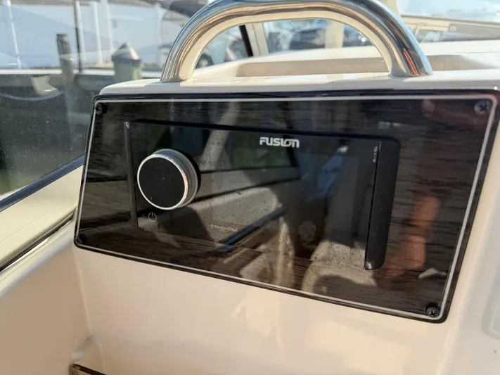  Yacht Photos Pics Grady-White Freedom 275