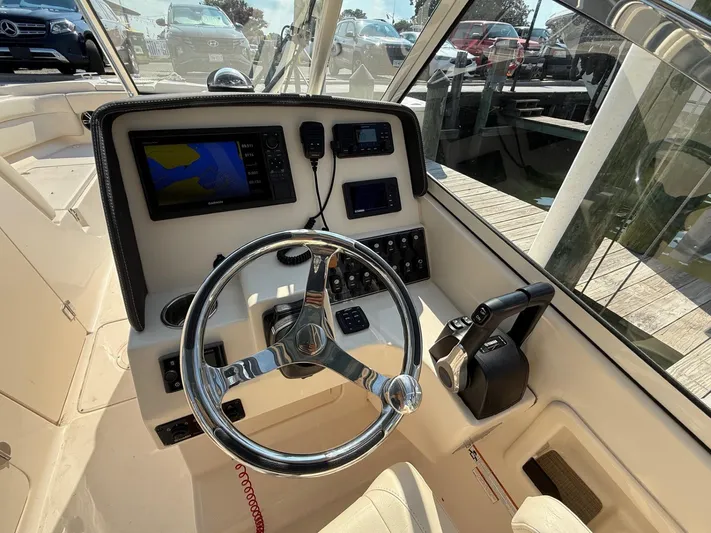  Yacht Photos Pics Grady-White Freedom 275