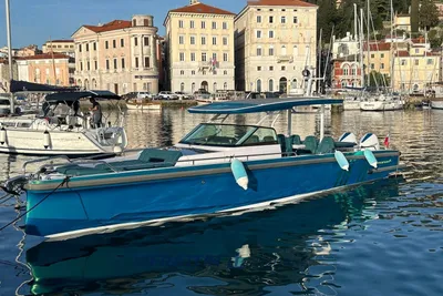 2022 Axopar 37 Sun Top