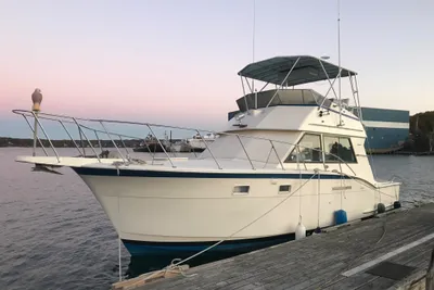 Hatteras 37 Convertible