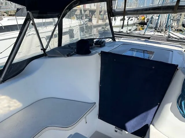 Junebug Yacht Photos Pics Interior of a 2008 Catalina 350 MkII yacht with blue covers.