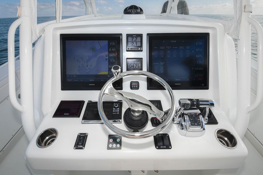 2015 Yellowfin 39 Center Console