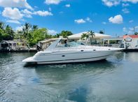 2001 Cruisers Yachts 4270