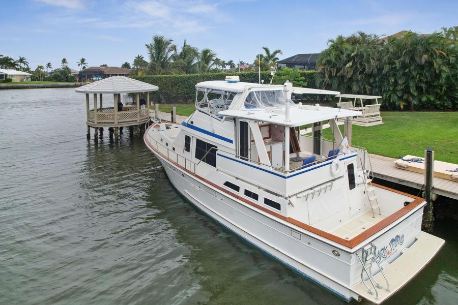 1989 Offshore Yachts 48 Cockpit Motor Yacht