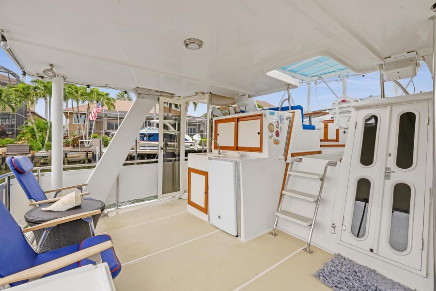 1989 Offshore Yachts 48 Cockpit Motor Yacht