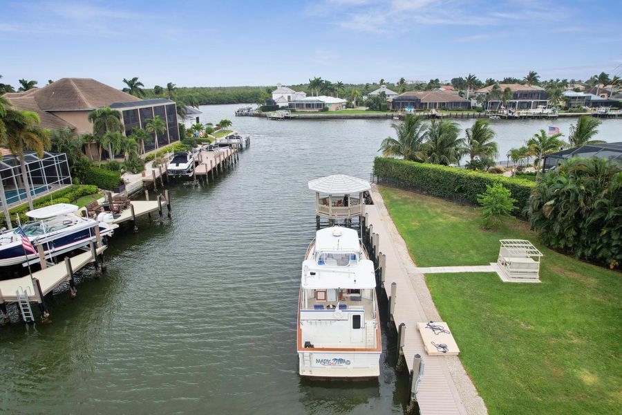 1989 Offshore Yachts 48 Cockpit Motor Yacht