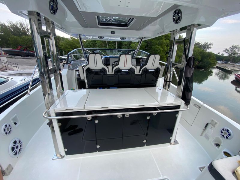 2022 Jeanneau Leader 12.5