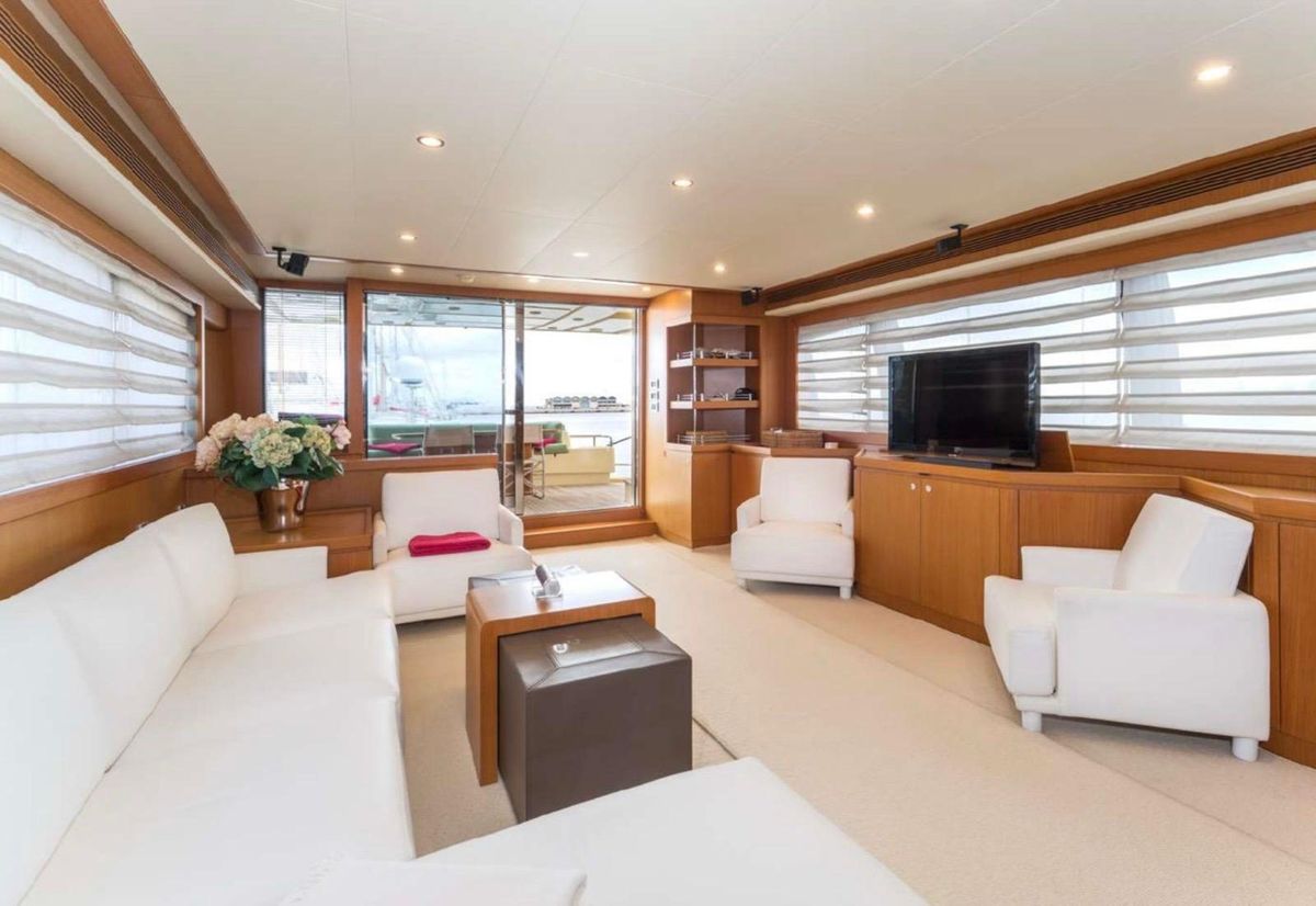 2011 Ferretti Yachts 84 