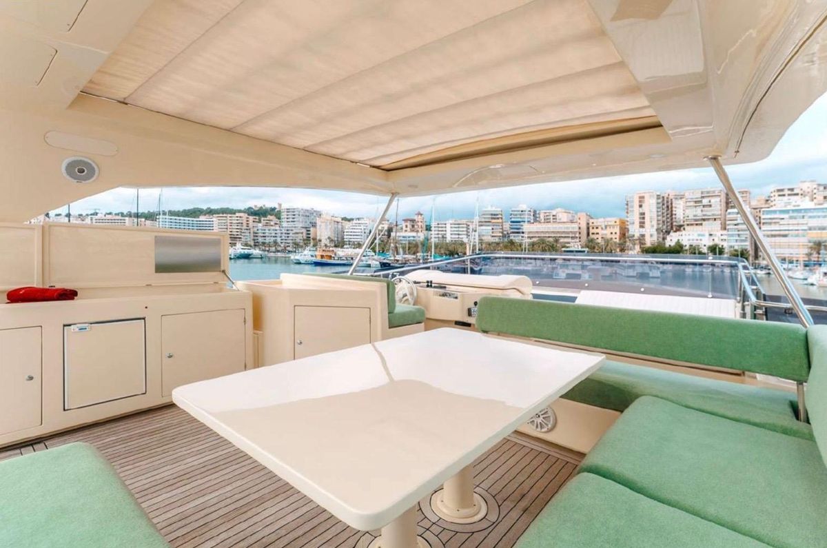 2011 Ferretti Yachts 84 