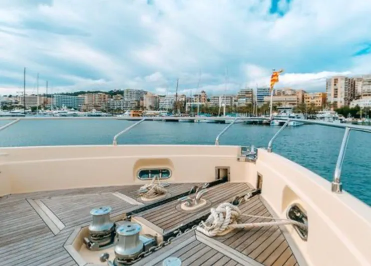  Yacht Photos Pics FERRETTI YACHTS ALTURA 840 2011