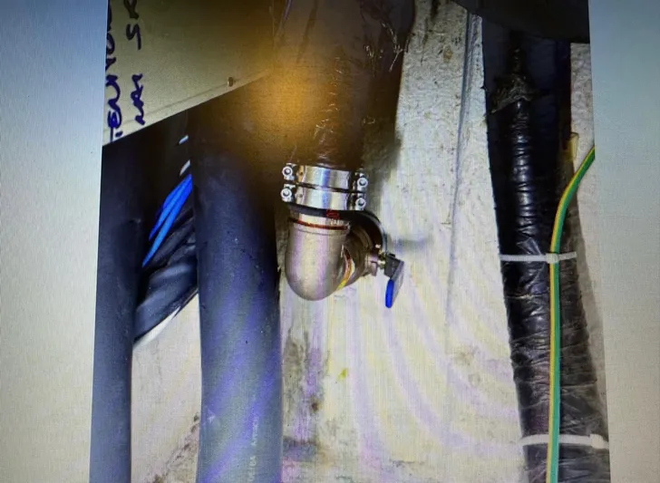  Yacht Photos Pics FERRETTI YACHTS ALTURA 840 2011