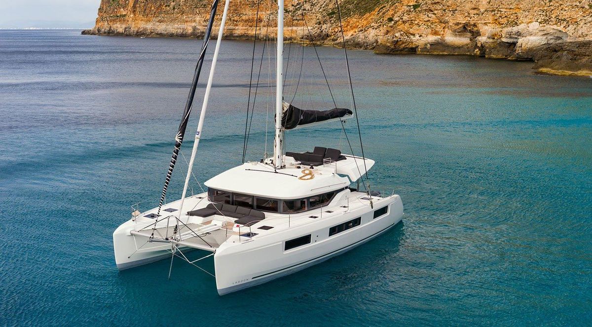 2022 Lagoon 48 