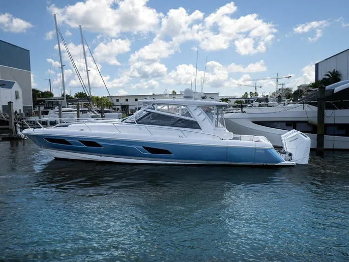 Fly'n Sea Level Yacht Photos Pics 2022 Intrepid 477 Evolution Sy - Image 1