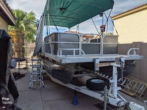 1993 Starcraft 240 Stardeck