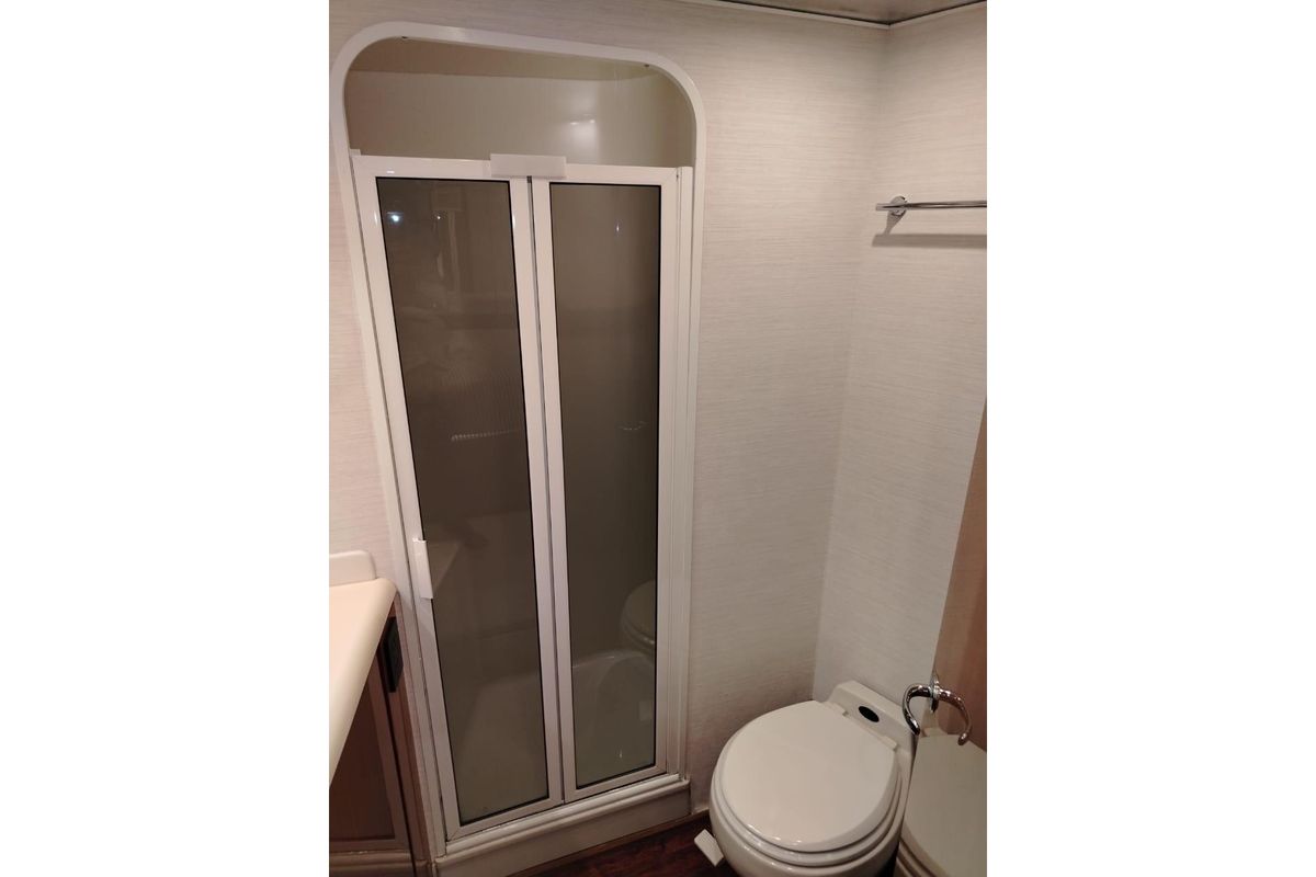 2002 Viking 56 