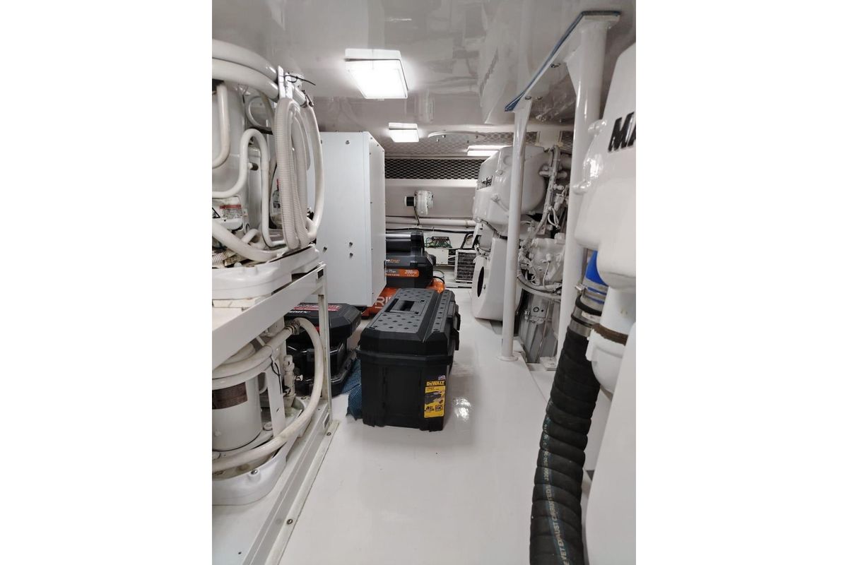 2002 Viking 56 