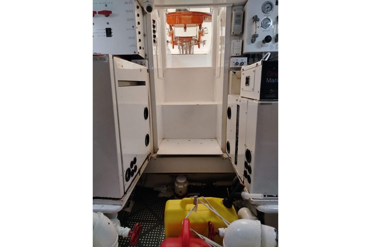 2002 Viking 56 