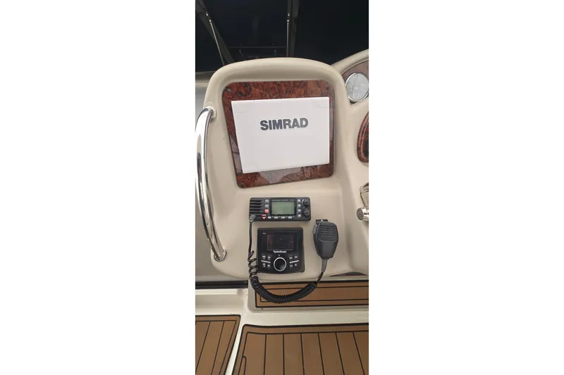  Yacht Photos Pics Helm of 2007 Sea Ray 340 Sundancer with Simrad navigation system.