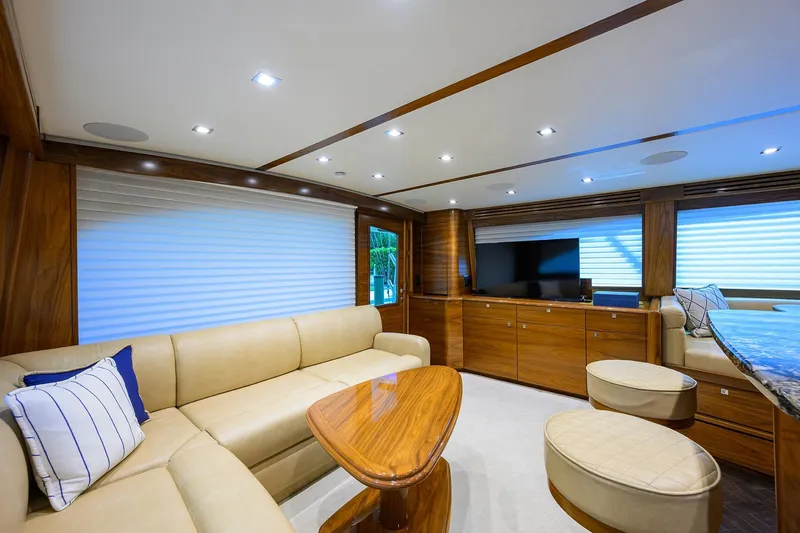 Hmy Trade Yacht Photos Pics 2023 Viking 64 Convertible - Salon Seating