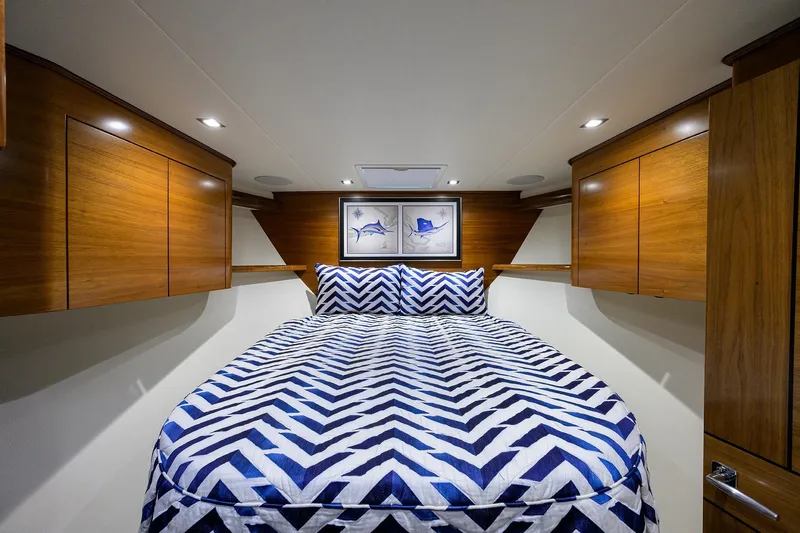 Hmy Trade Yacht Photos Pics 2023 Viking 64 Convertible - Stateroom