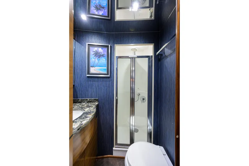 Hmy Trade Yacht Photos Pics 2023 Viking 64 Convertible - Head