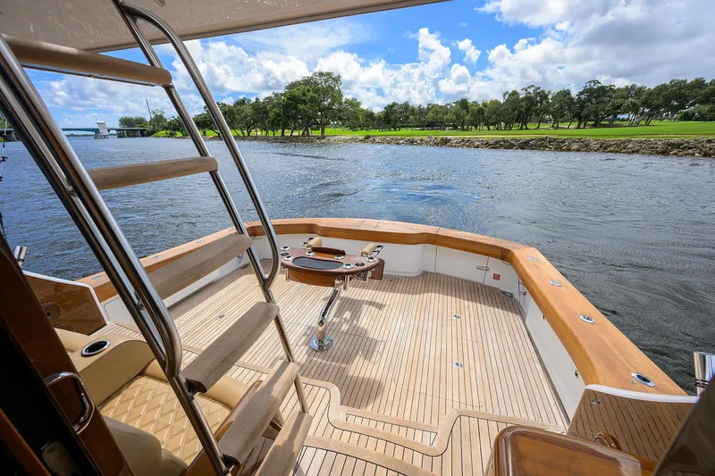 Hmy Trade Yacht Photos Pics 2023 Viking 64 Convertible - Cockpit with Fighting Chair