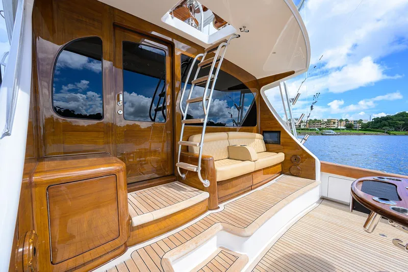 Hmy Trade Yacht Photos Pics 2023 Viking 64 Convertible - Convertible Mezzanine