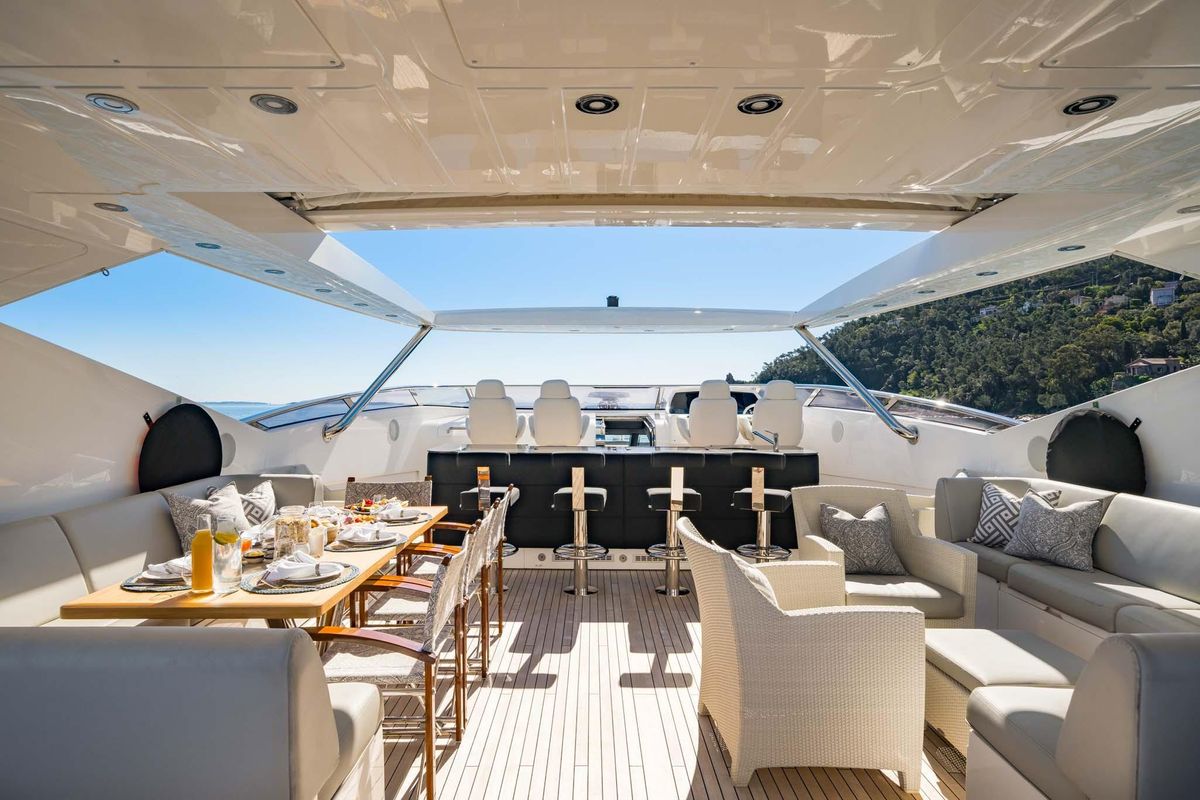 2014 Sunseeker 114 