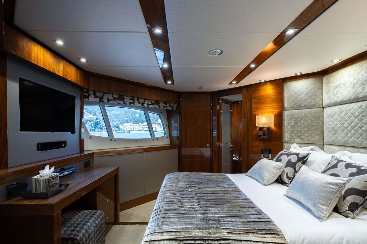 2014 Sunseeker 114 