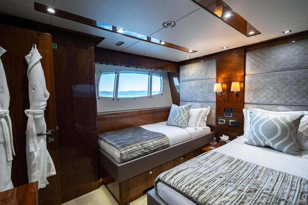 2014 Sunseeker 114 
