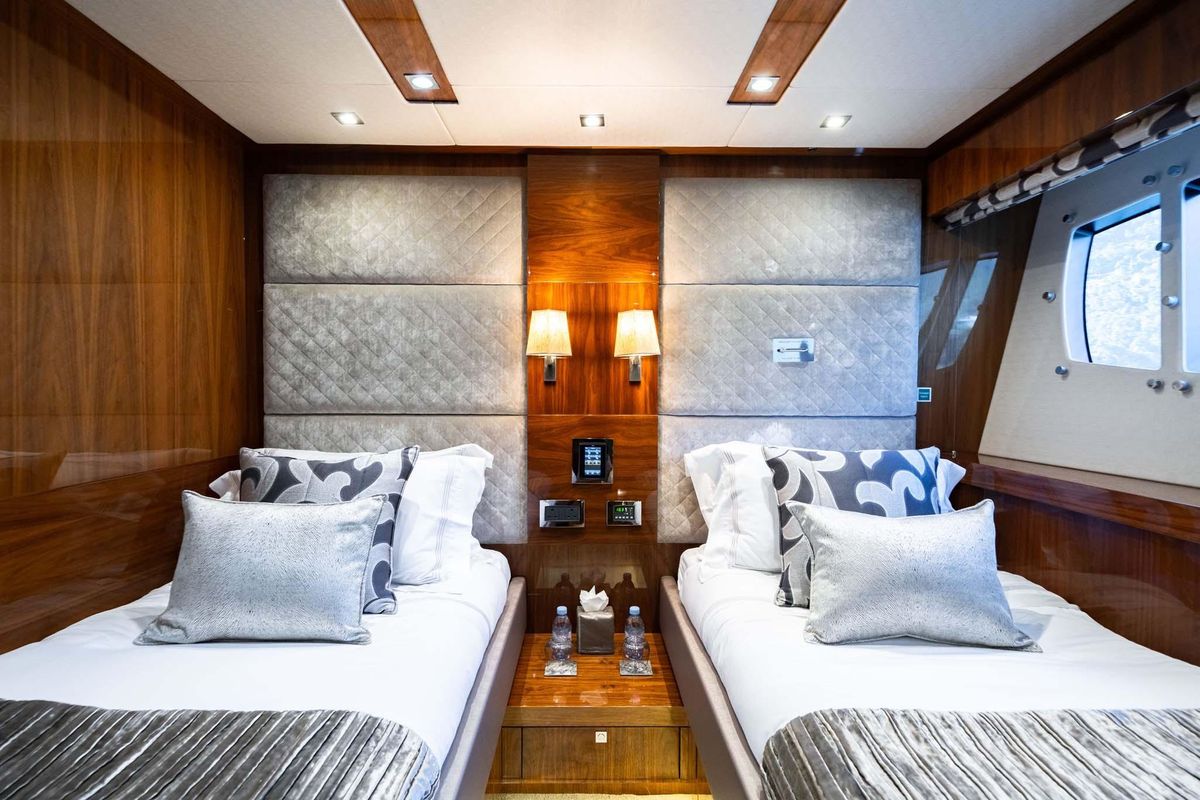 2014 Sunseeker 114 