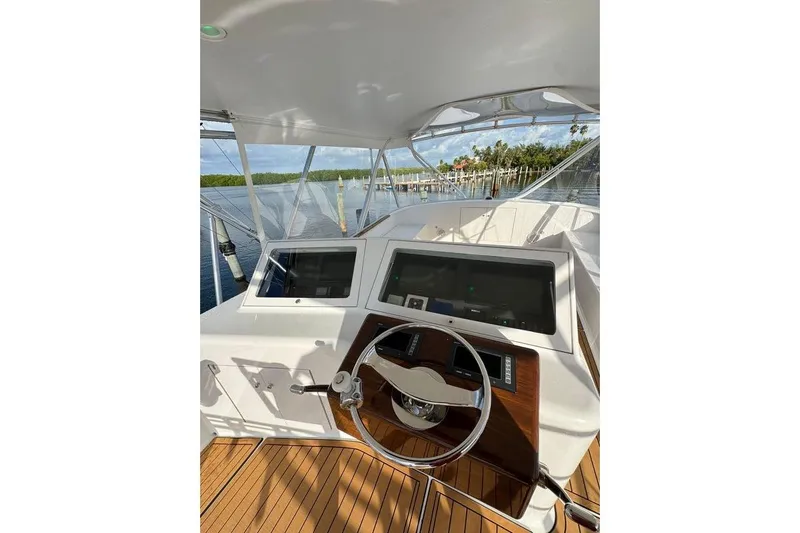 Sea Hag Yacht Photos Pics Helm of 2008 Blackwell Custom Carolina 61 Carolina Custom yacht with modern controls.