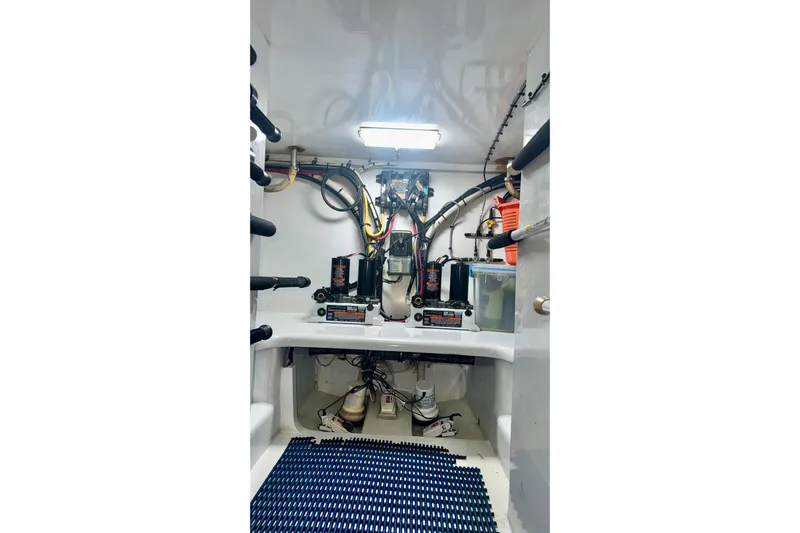 Sea Hag Yacht Photos Pics Engine room of 2008 Blackwell Custom Carolina 61 Carolina Custom boat, featuring mechanical components.