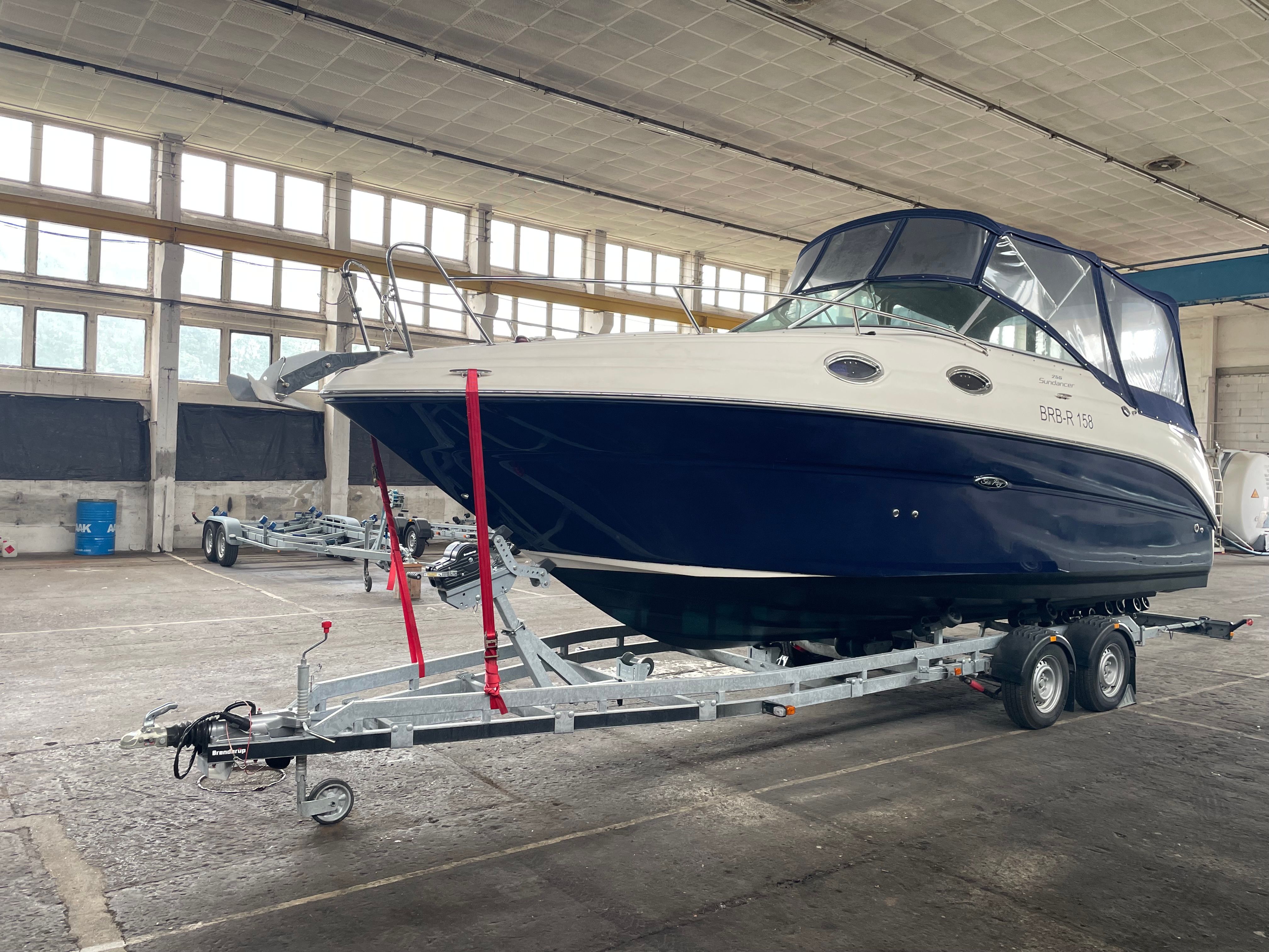 2009 Sea Ray 255 SUNDANCER DAE