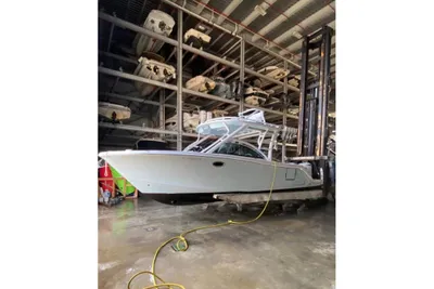 Robalo R317 Dual Console