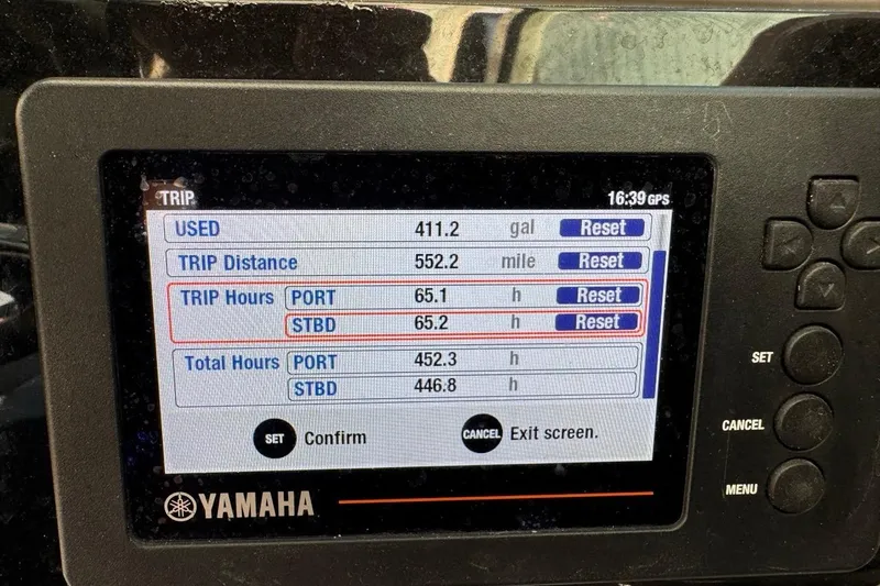  Yacht Photos Pics Yamaha display showing trip data for 2021 Robalo R317 Dual Console boat.