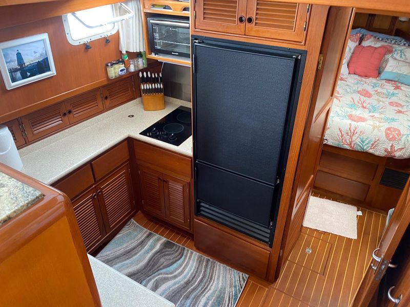 1999 Offshore Yachts Cockpit Motor Yacht