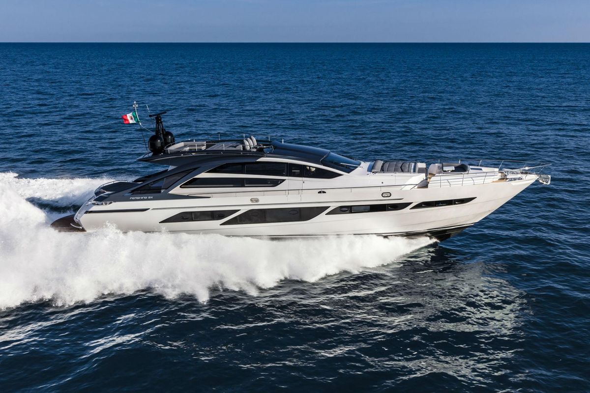 2021 Pershing 92 
