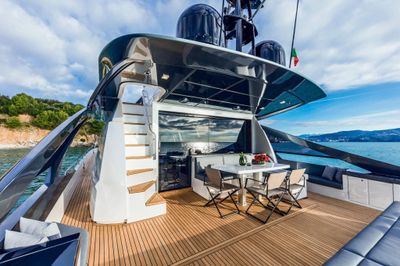 Yacht