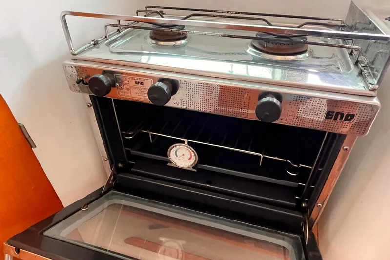 Wayward Sun Yacht Photos Pics Stainless steel boat stove and oven in Lagoon 380, 2000 model.