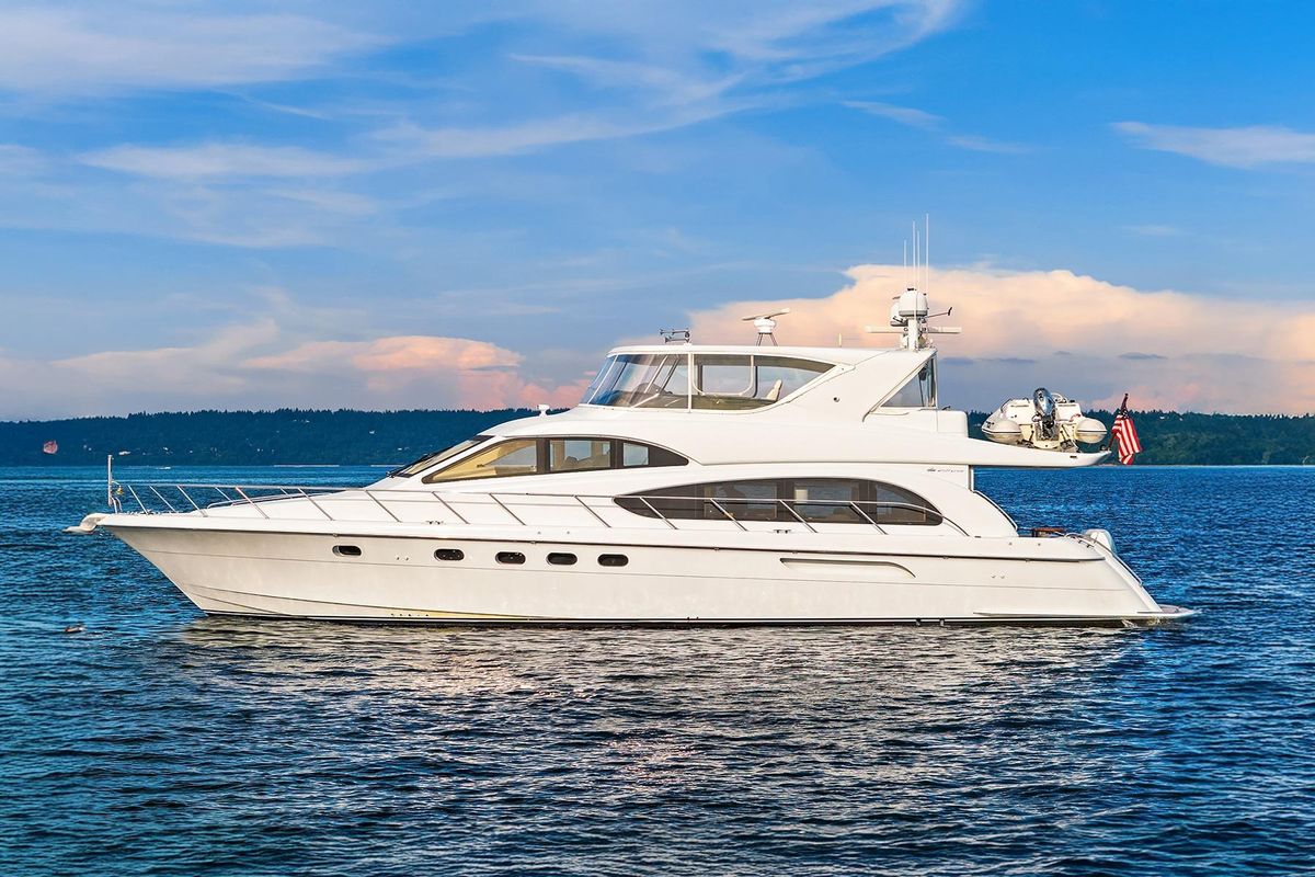 2001 Hatteras 63 