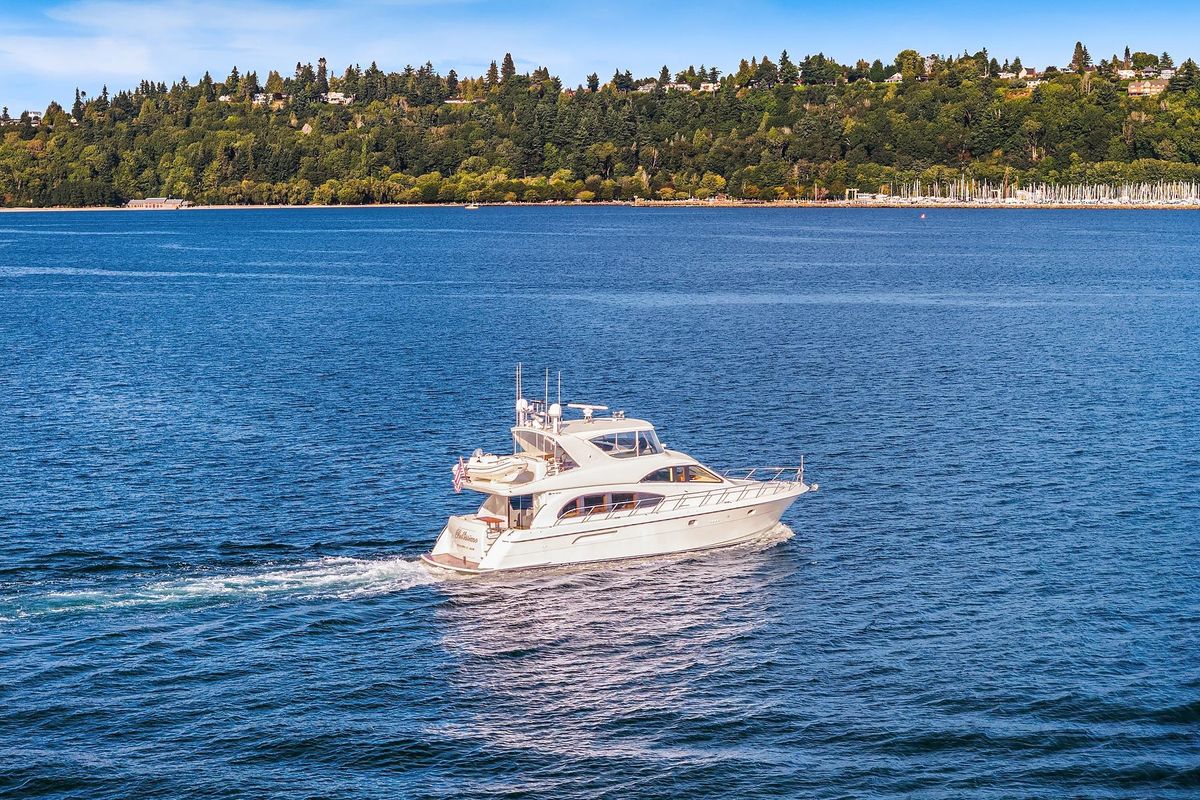 2001 Hatteras 63 