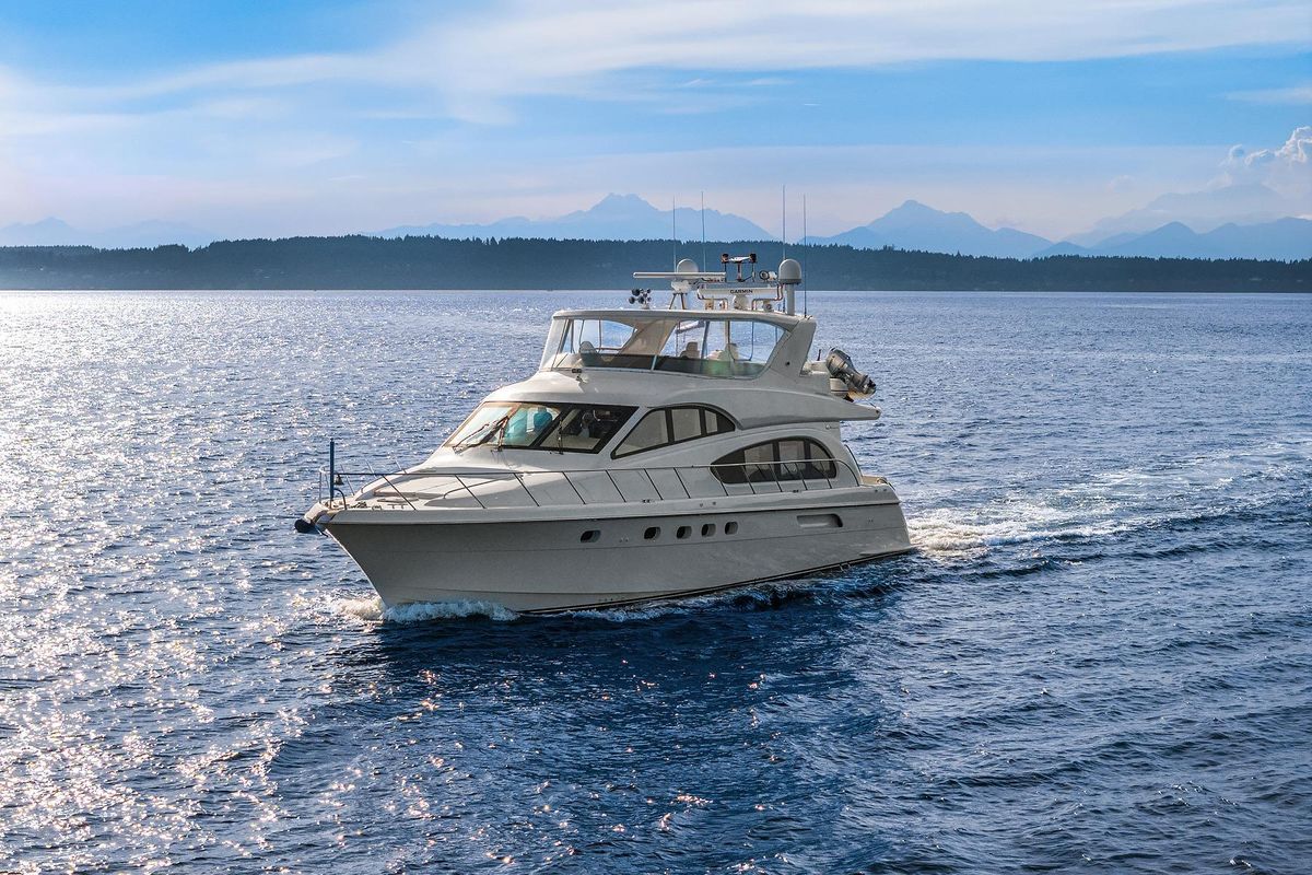 2001 Hatteras 63 