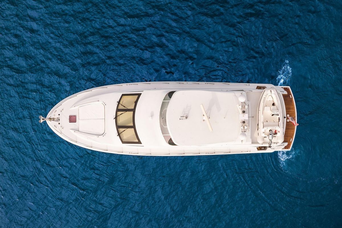 2001 Hatteras 63 