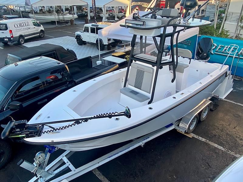 Reef Runner 230 C Open