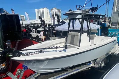 Reef Runner 230 C Open