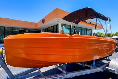 2024 Vision Marine Technologies Phantom