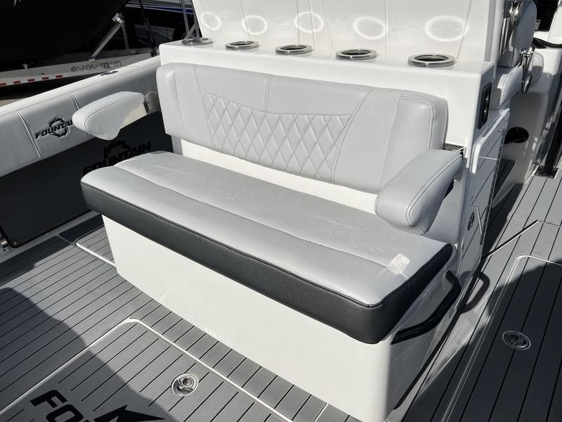 2022 Fountain 34CC